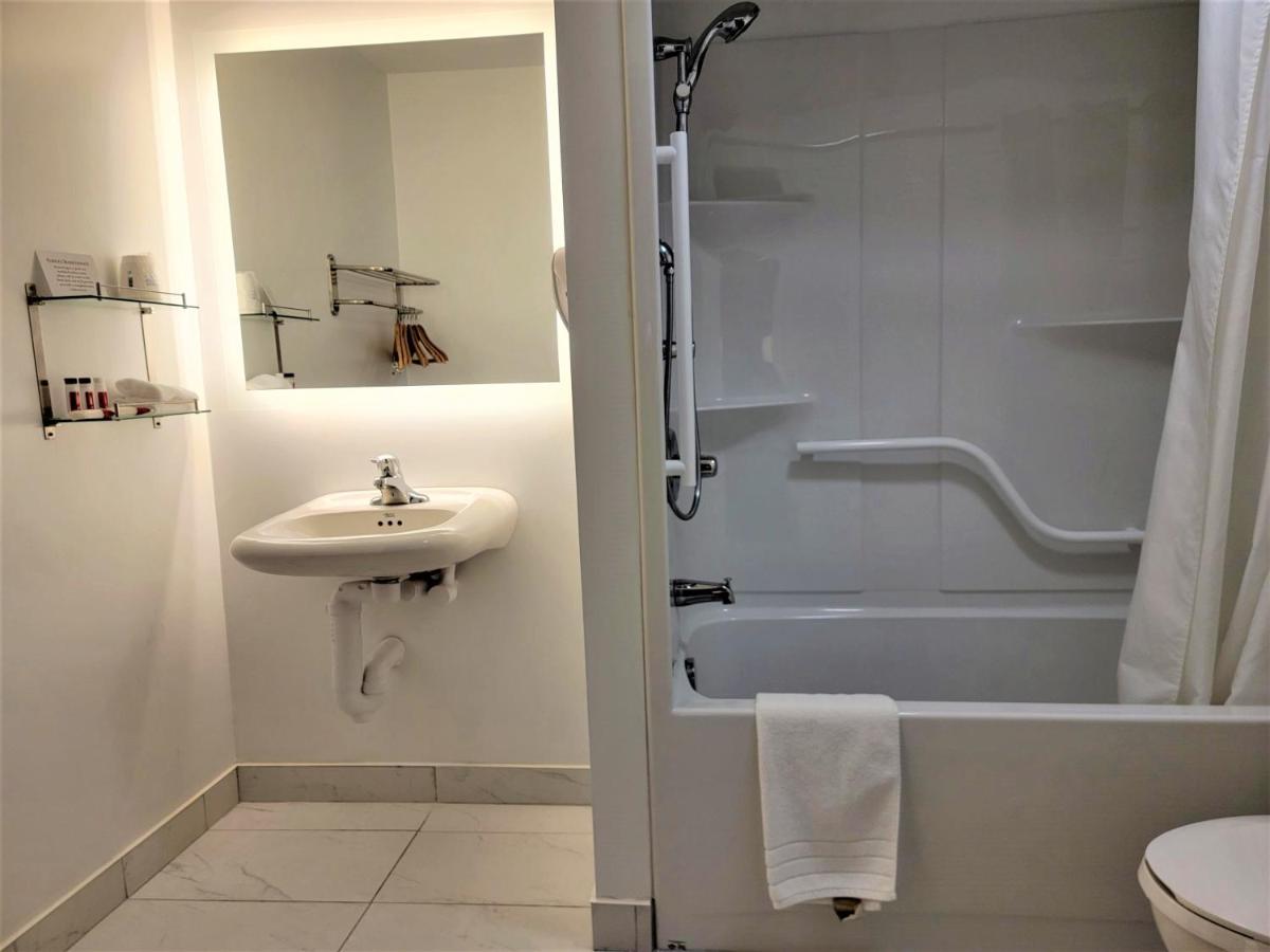 Hotel Howard Johnson By Wyndham Gravenhurst