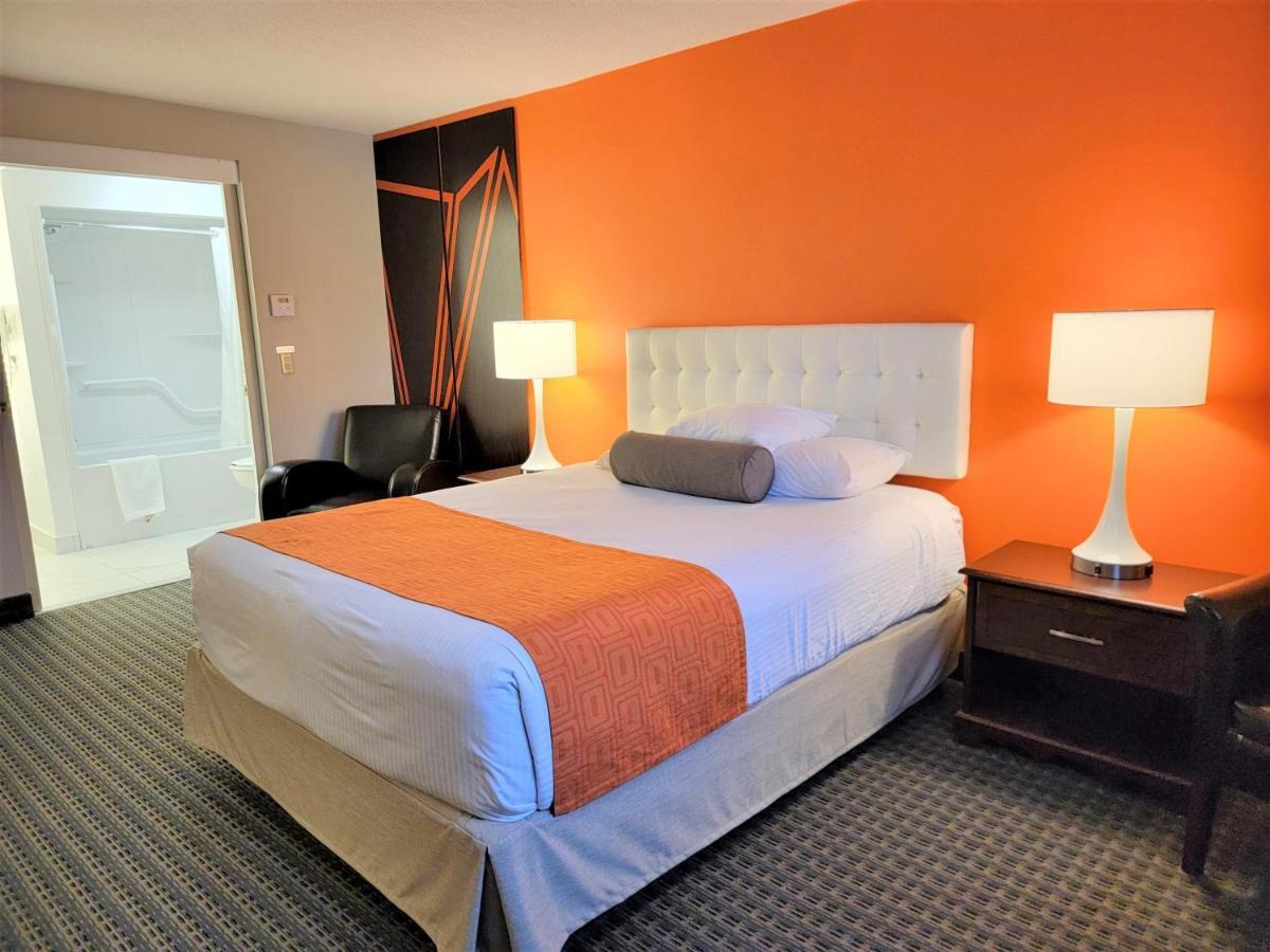 Howard Johnson By Wyndham Hotel