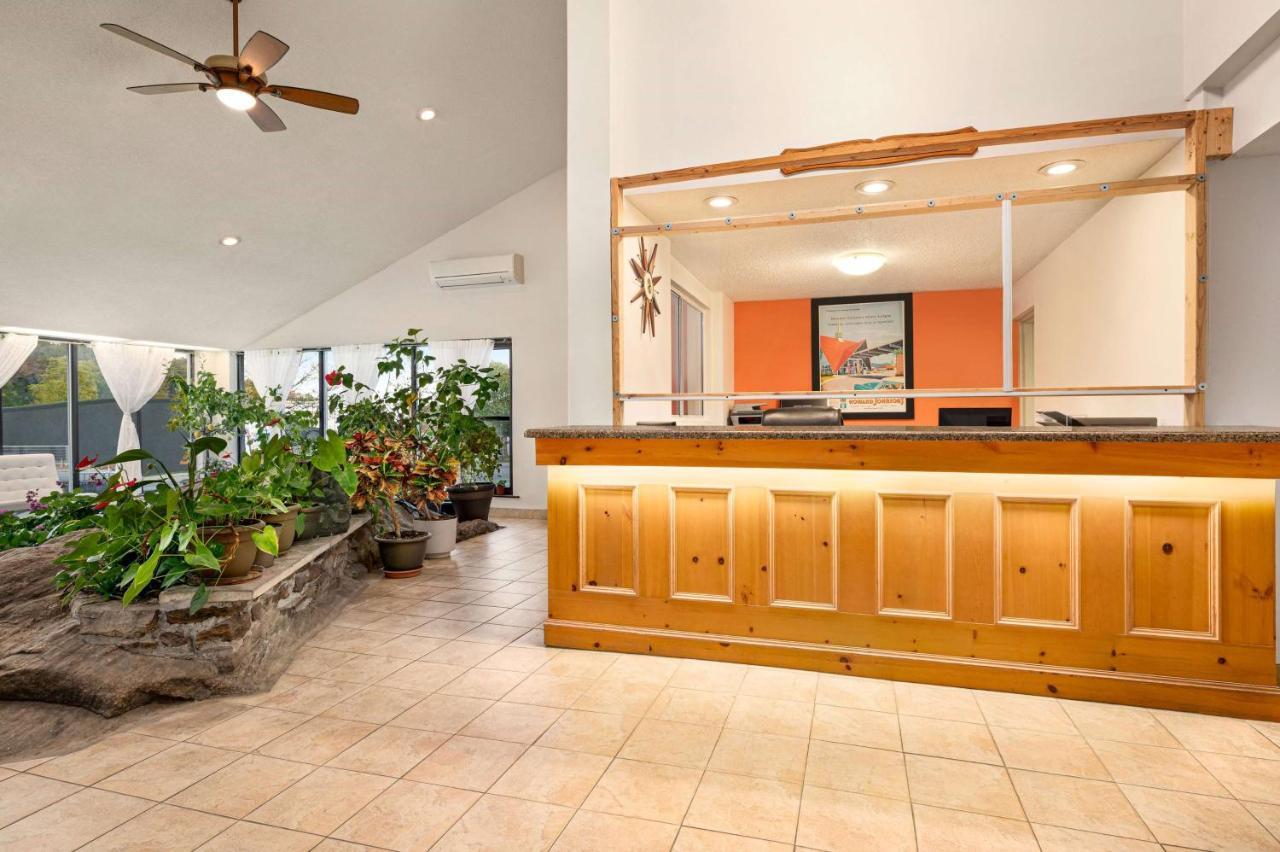 Howard Johnson By Wyndham